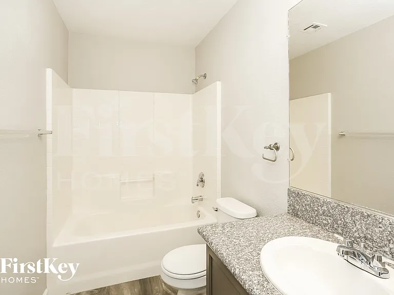 528 Brown Breeches Ave — Photo 12