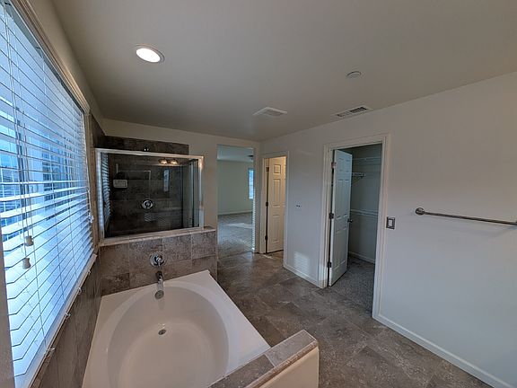 4th image of 2348 Lombard Ln