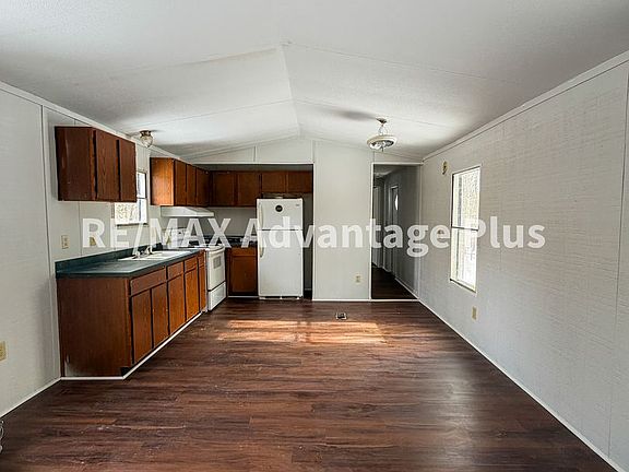 3rd image of 131 Ashley Estates Dr
