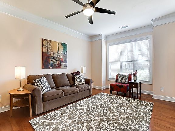 Living room/Reading room