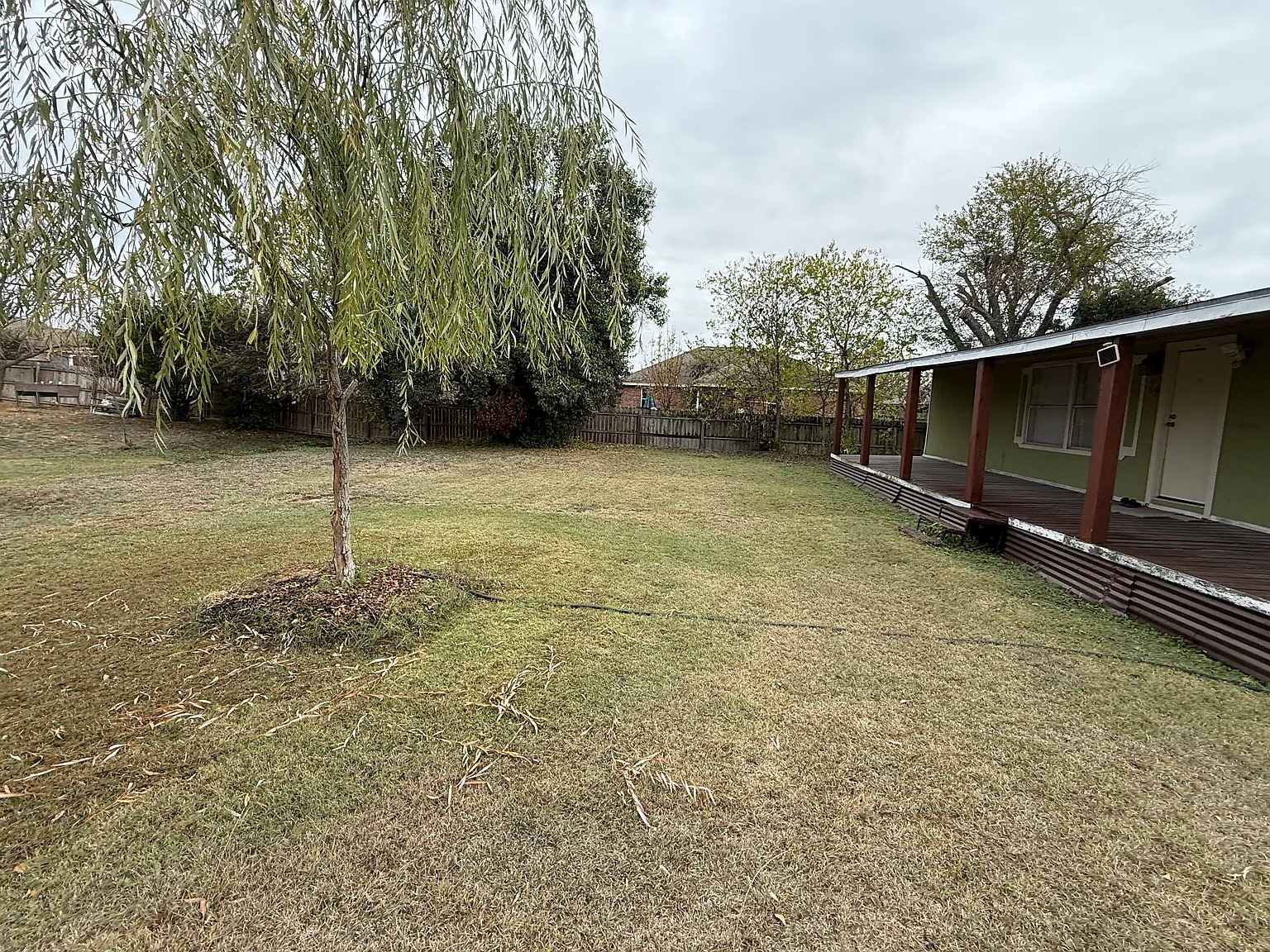 3 bed, 1120 sqft, $1,100 — Photo 4