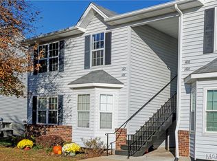 1432 Surrey Ln, Saint Peters, MO 63304