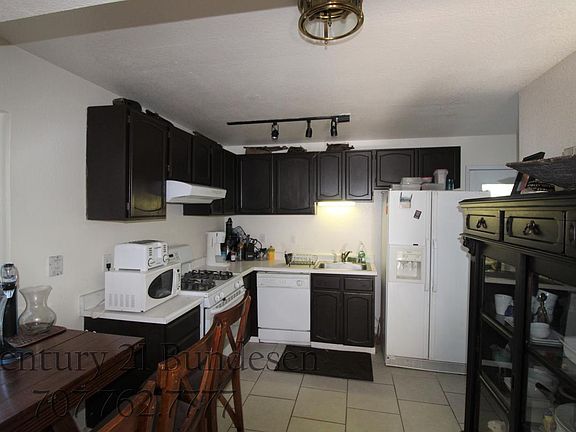 2nd image of 931 E Cotati Ave