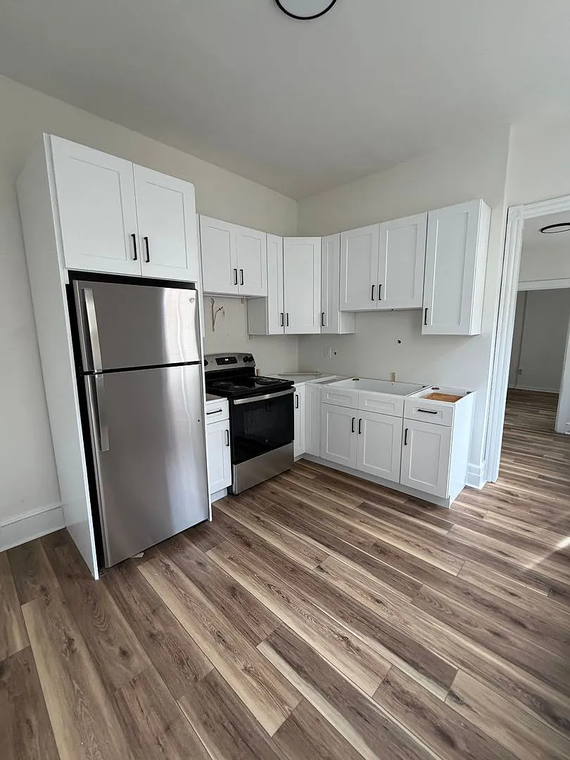 929 N 3rd Street — Photo 1