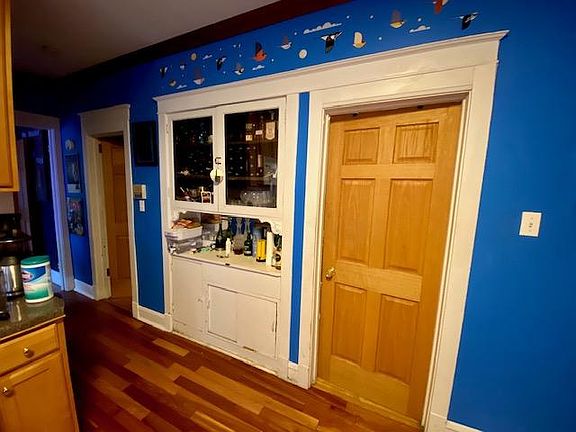 4th image of 1041 N Hermitage Ave #1