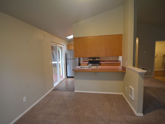 5th image of 1701 93rd Dr SE