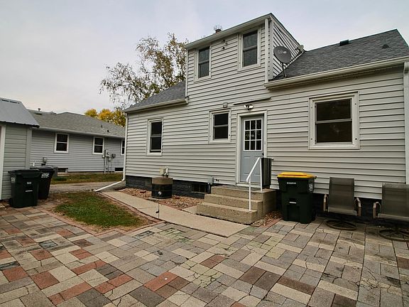 4th image of 620 Charlotte St SE