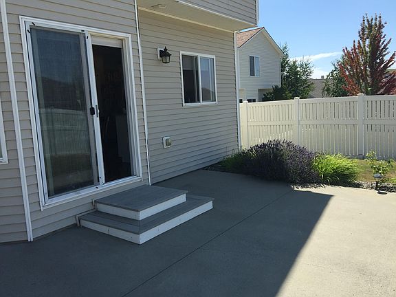 2nd image of 215 SW Sanna Ct