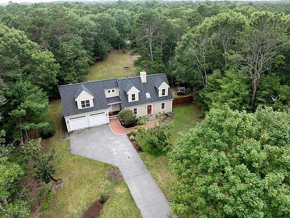 2nd image of 185 Bournehurst Dr