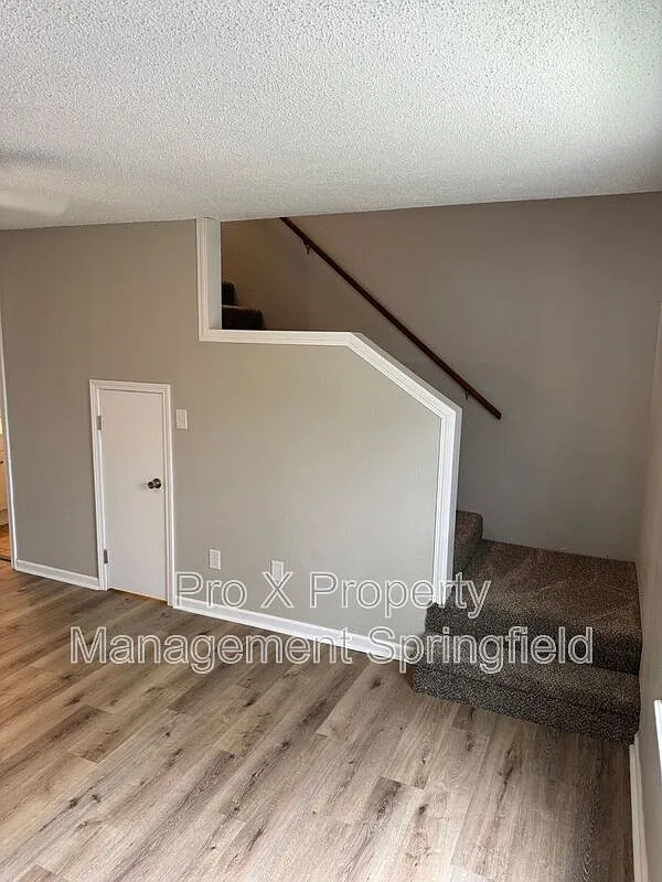 2 bed, 1.5 bath, 959 sqft, $945 — Photo 4