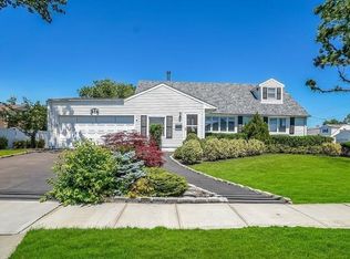 459 Freeman Ave, Oceanside, NY 11572