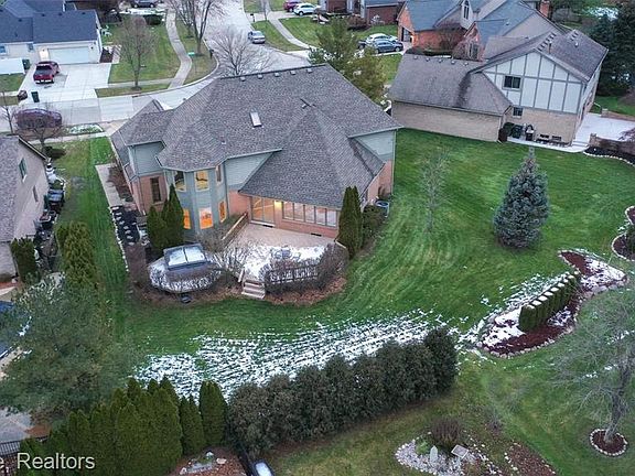 3rd image of 15002 Knightsbridge Dr