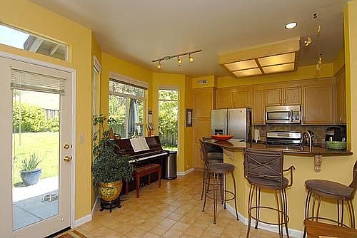 Updated kitchen - all new appliances