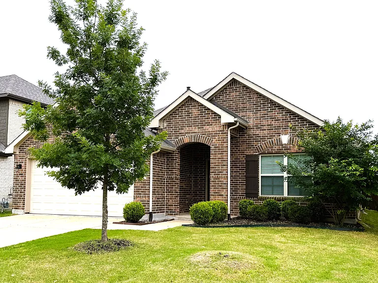 3004 Teak Dr — Photo 2