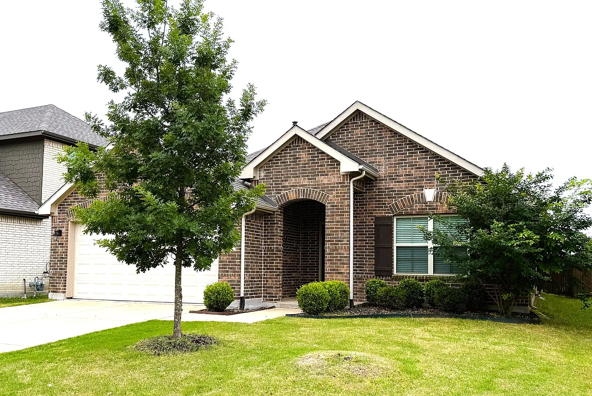 Building Photo - 3004 Teak Dr