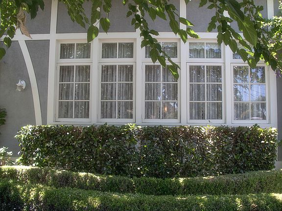 3rd image of 1154 Plumas St