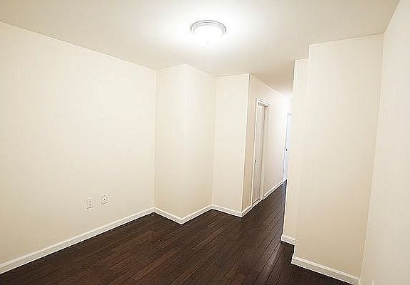4th image of 40 Grove St APT 4B