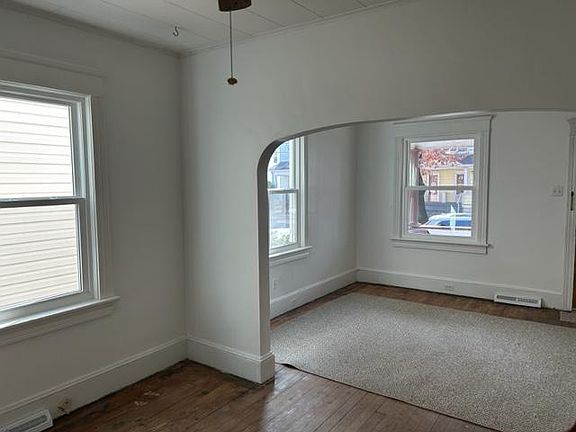 4th image of 126 W Bennett St