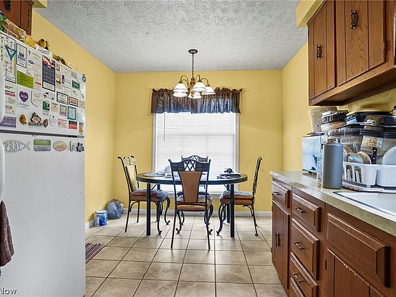 4th image of 17798 Waterbury Ave