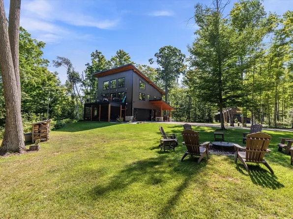 15812 Mac Holz Ln, Mountain, WI 54149