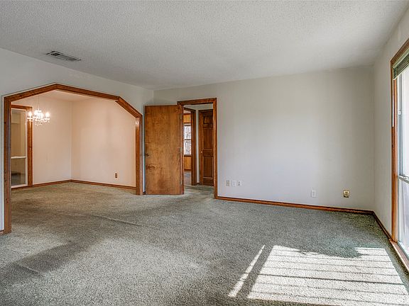 5th image of 614 Marshalldell Ave