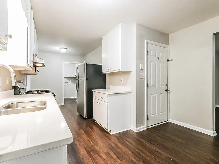 5734 Amalfi Way — Photo 7