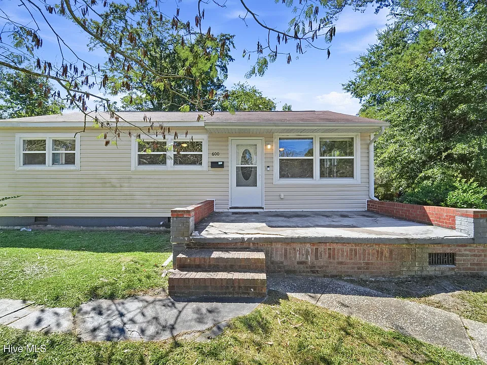 600 New River Dr