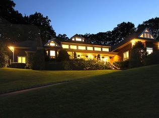 1542 Laurel Hollow Rd, Syosset, NY 11791