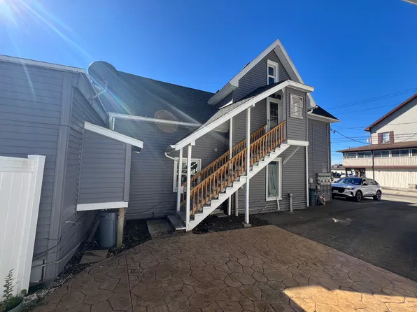 16 Main St, Bemus Point, NY 14712