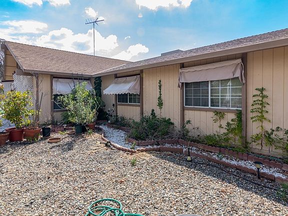 2nd image of 1590 Carmelita Ln