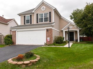 9 Middlefield Ct, Lake In The Hills, IL 60156