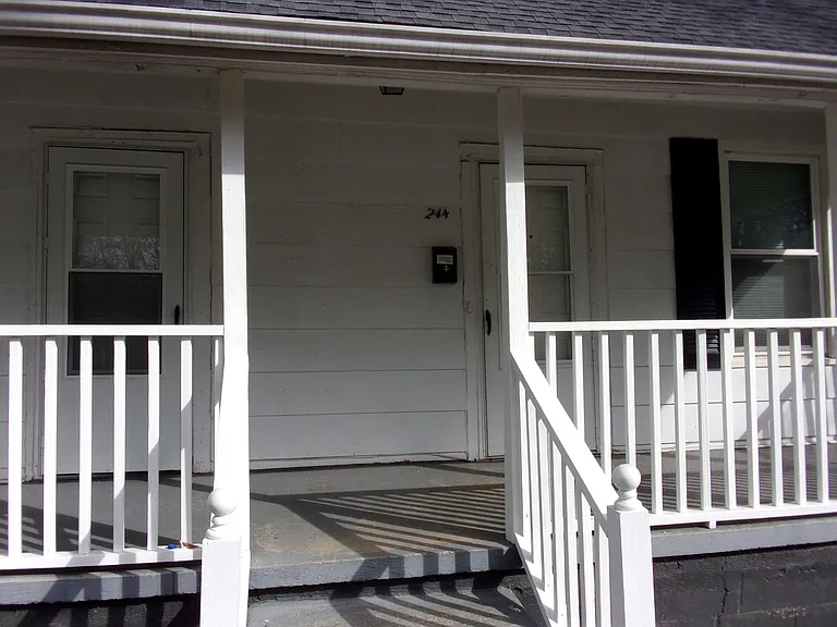 244 Rhea St — Photo 2