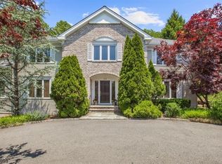29 Aspen Dr, Livingston, NJ 07039