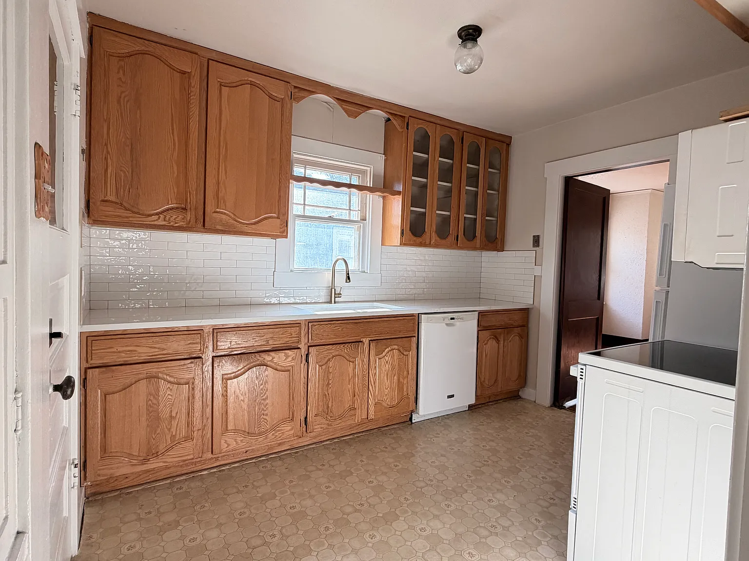 2 bed, 1062 sqft, $2,175 — Photo 3