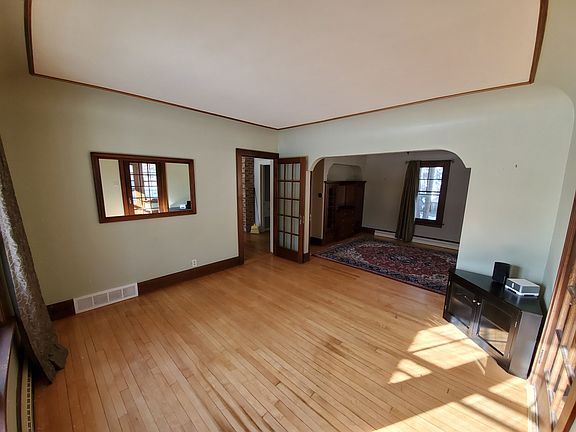 5th image of W57N503 Hilbert Ave