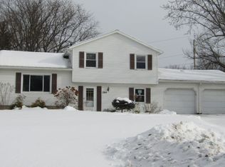 1264 Mary Dr, Macedon, NY 14502