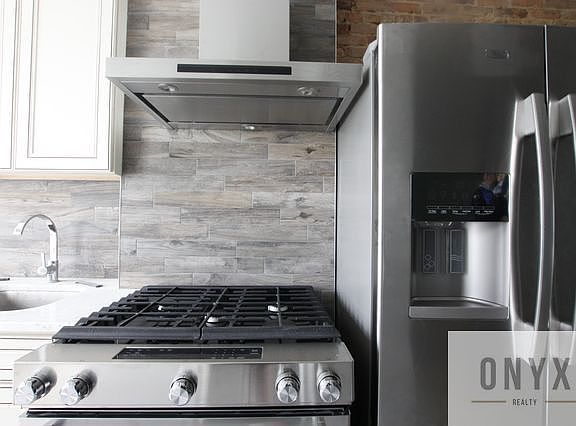 2nd image of 6030 Putnam Ave APT 3R