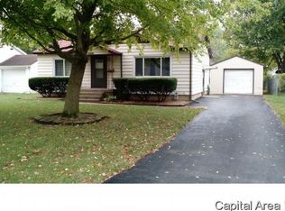1952 Robertson Ave, Galesburg, IL 61401