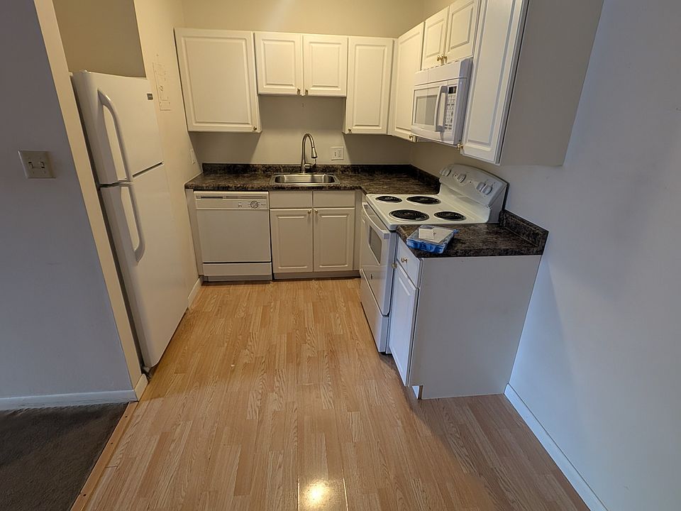 1st image of 704 12th St APT 7