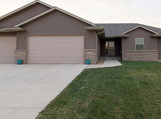 2788 Ridgeview Dr, Palo, IA 52324