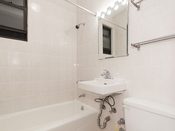 4th image of 207 W 20th St APT 2B