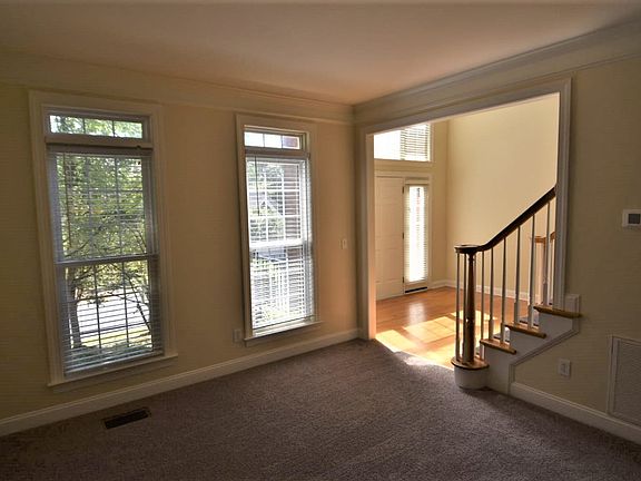3rd image of 2031 Solway Ln