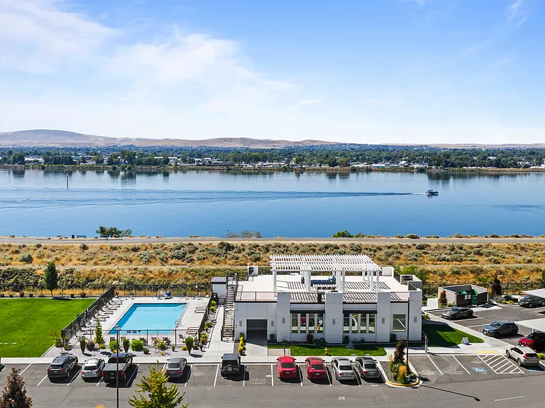 Columbia River Walk Apartments — Photo 8