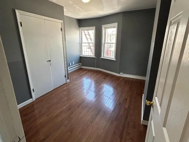286 Nagle St #3 — Photo 9