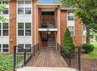 1932 Greenglen Dr Unit 203, Kirkwood, MO 63122