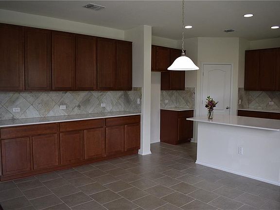 5th image of 1425 Berlin Ln