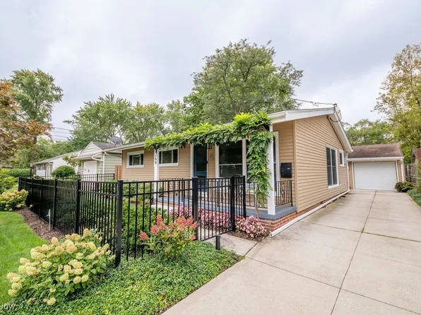 268 Edgewood Dr, Berea, OH 44017