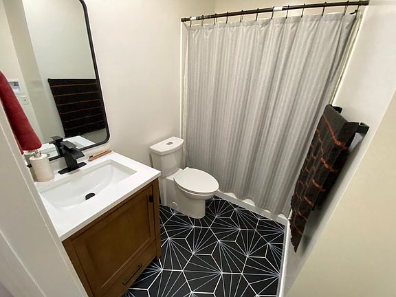 5th image of 4621 Orange Ave