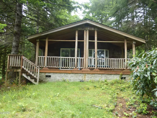 111 N Spruceway Dr, Waldport, OR 97394