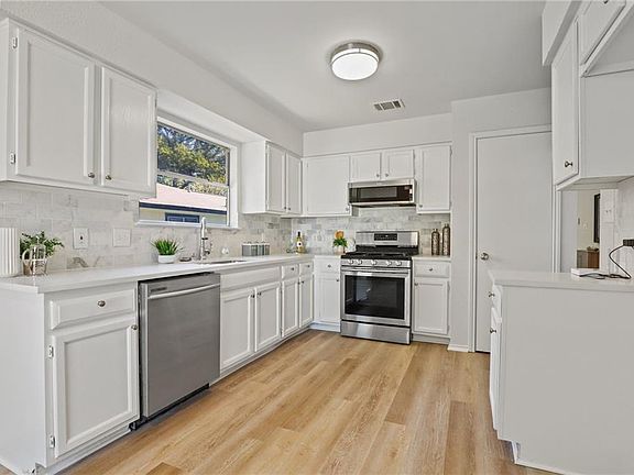 5th image of 1206 Forest Oaks Path